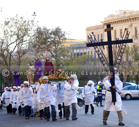 Processione dei Misteri di San Michele - Congregazione Mariana degli Artieri di Cagliari - Immagini di Sandrina Pireddu e Giovanna Usala